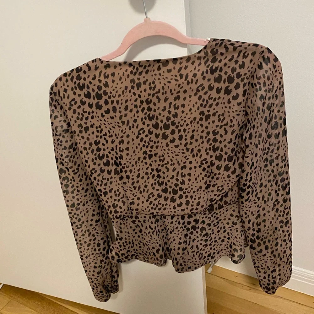 Lulus Having A Moment Taupe Leopard Print Balloon
Sleeve Top - Picture 6 of 9